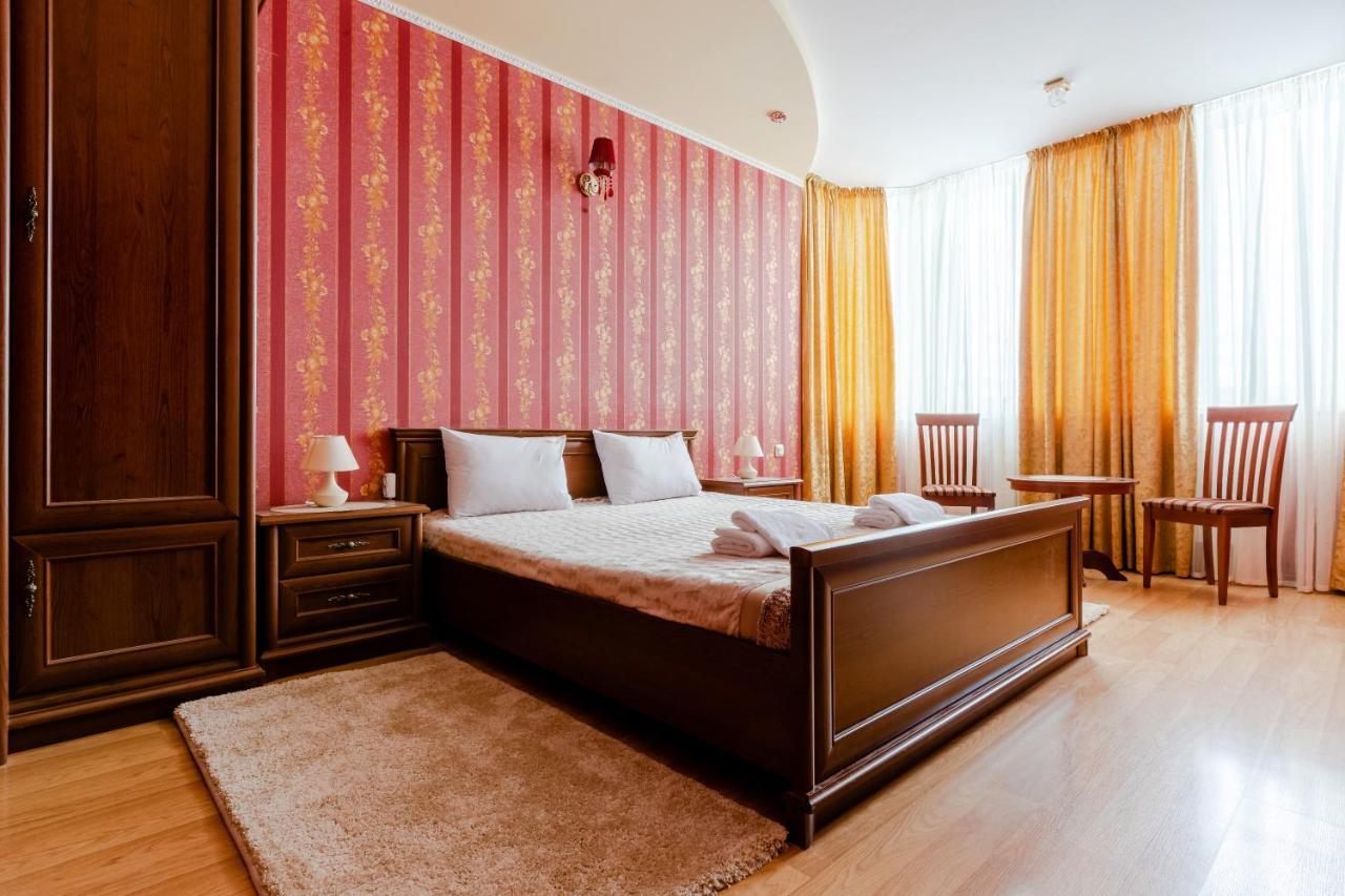 Poznyakoff Aparthotel Киев Экстерьер фото