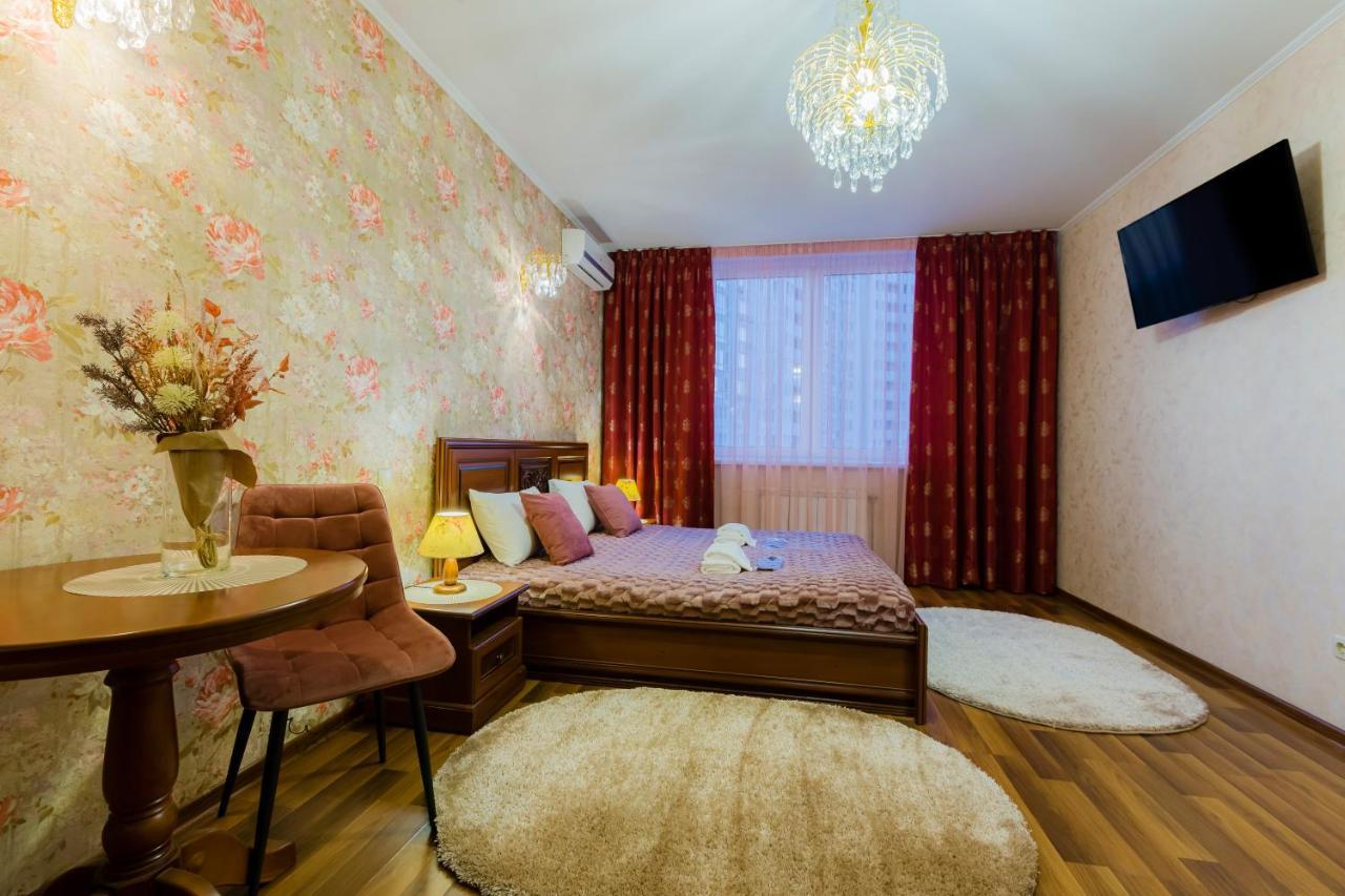 Poznyakoff Aparthotel Киев Экстерьер фото